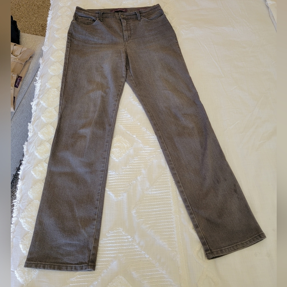 Gloria Vanderbilt Amanda Straight-Leg Gray Jeans